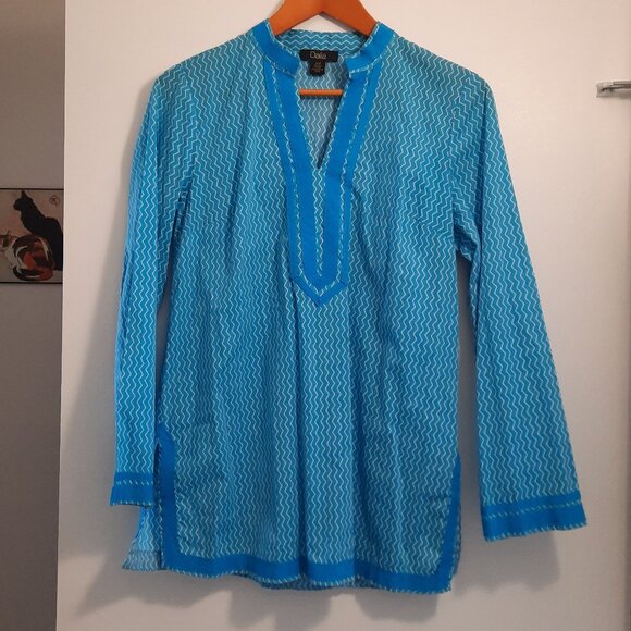 Dalia Blue/White Chevron V-neck Top, Size S - Picture 1 of 3